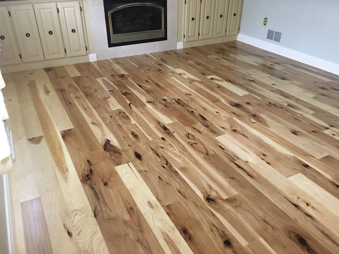 Rustic Hickory Flooring Finished Natural With Polyurethane2 R 